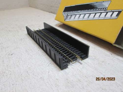 N SCALE  : ATLAS : PLATE GURDER BRIDGE - BOXED