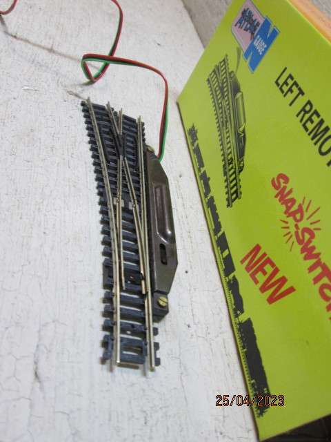 N SCALE  : ATLAS : LEFT HAND ELECTRIC POINT - BOXED