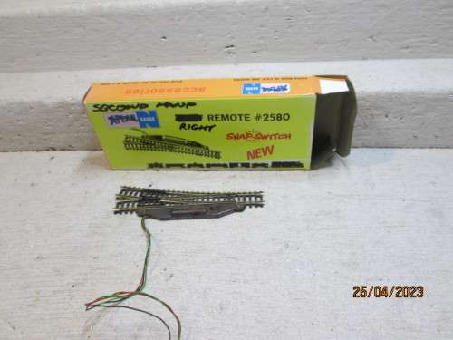 N SCALE  : ATLAS : RIGHT HAND ELECTRIC POINT - BOXED