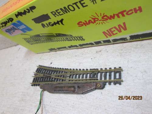 N SCALE  : ATLAS : RIGHT HAND ELECTRIC POINT - BOXED