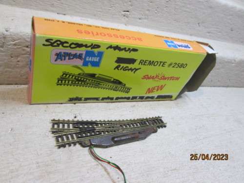 N SCALE  : ATLAS : RIGHT HAND ELECTRIC POINT - BOXED