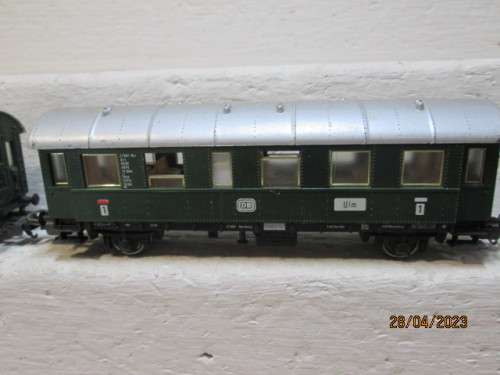 HO SCALE : LIMA : DB GREEN FIRST CLASS PASSENGER COACHES - X2