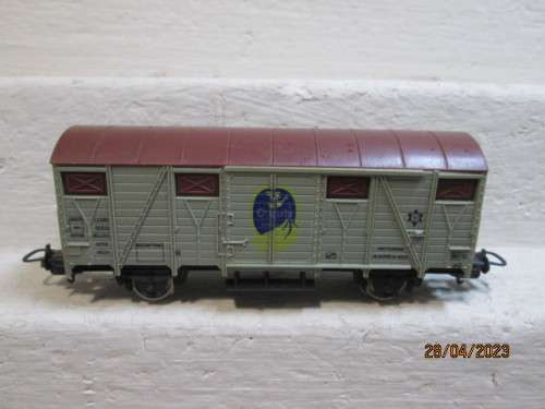 HO SCALE : LIMA : BOX CAR -  CHIQUITA