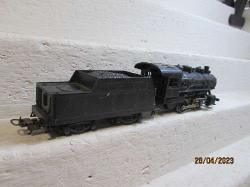HO SCALE : LIMA : BLACK 0-4-0 STEAM LOCOMOTIVE - BOXED