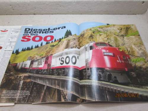 MAGAZINES : MODEL RAILROADER - X2