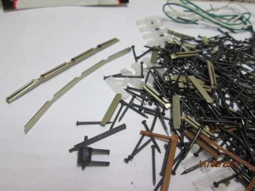 HO / OO SCALE : ATLAS : RAIL NAILS AND JOINERS