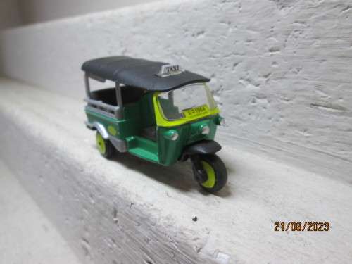 DIE CAST : MAJORETTE : TUK TUK TAXI MODEL