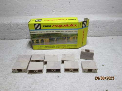 N SCALE : RAPIDO - BRIDGE SUPPORTS - X10 - BOXED - NO.622