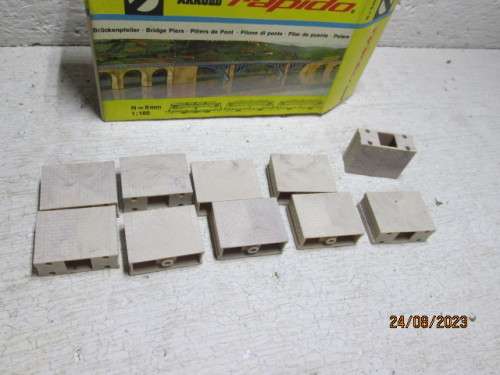 N SCALE : RAPIDO - BRIDGE SUPPORTS - X10 - BOXED - NO.622