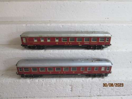 HO SCALE : MARKLIN - DSG COACHES - X2