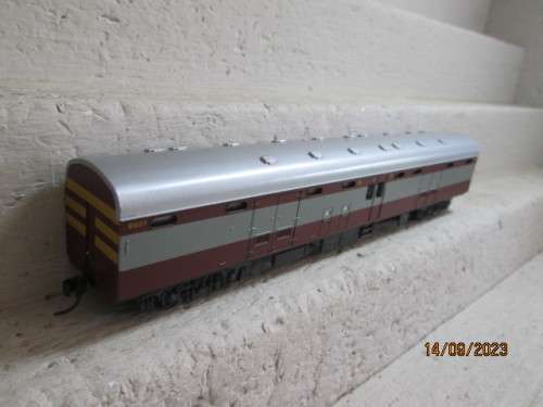 HO SCALE : LIMA SAR - TRANSKAROO BAGGAGE CAR