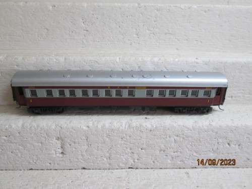 HO SCALE : LIMA SAR - TRANSKAROO FIRST CLASS COACH
