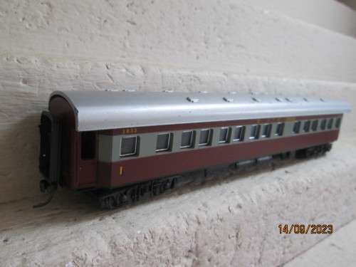 HO SCALE : LIMA SAR - TRANSKAROO FIRST CLASS COACH
