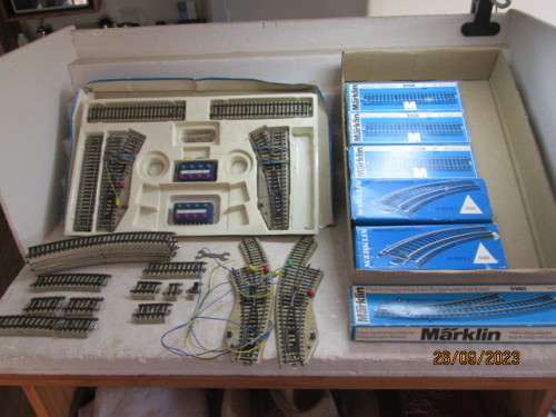 HO SCALE : MARKLIN - M-TRACK - LARGE AMOUNT - X73 PIECES