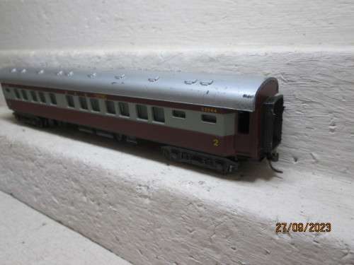 HO SCALE : LIMA - SAR - TRANSKAROO SECOND CLASS COACH