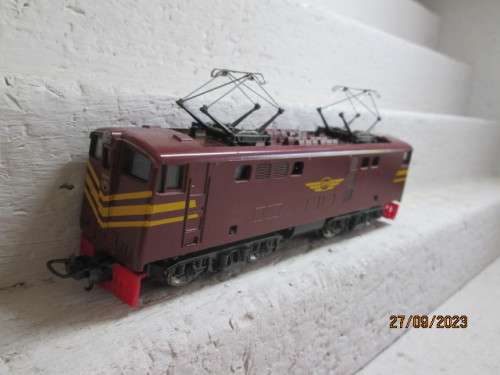 HO SCALE : LIMA - SAR - BROWN 5E ELECTRIC LOCOMOTIVE