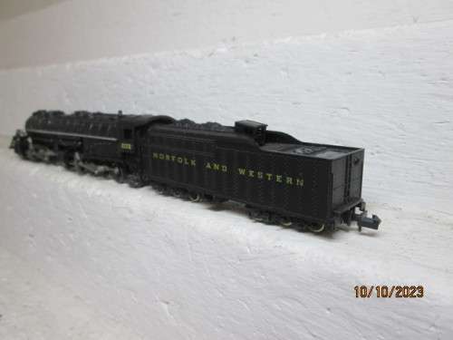 N SCALE : ROWA - 2-8-8-2 STEAM LOCOMOTIVE - BOXED
