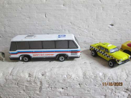 N SCALE : LARGE COLLECTION OF VEHICLES, ANIMALS & SCENERY BITS & PIECES