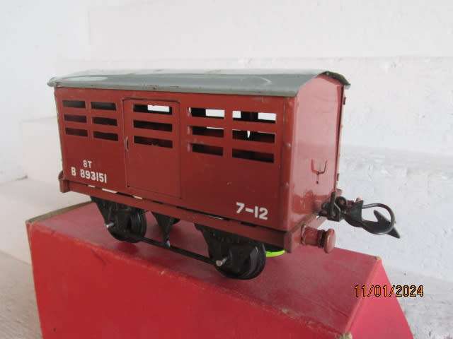 O SCALE - HORNBY - CATTLE CAR - BOXED