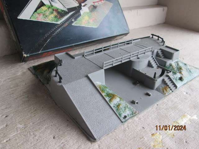 HO SCALE - LIMA - SWING BRIDGE - BOXED