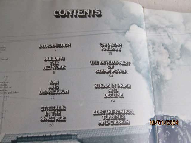 HARDCOVER RAILWAY BOOK - NORTH AMERICAN RAILWAYS