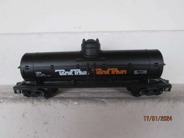 HO SCALE - MODEL POWER - TANK TRAIN - SINGLE DOME PETROL TANKER -BOXED