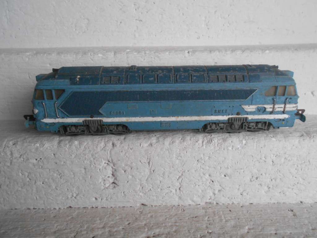 HO SCALE - FLEISCHMANN - BLUE SNCF DIESEL LOCOMOTIVE