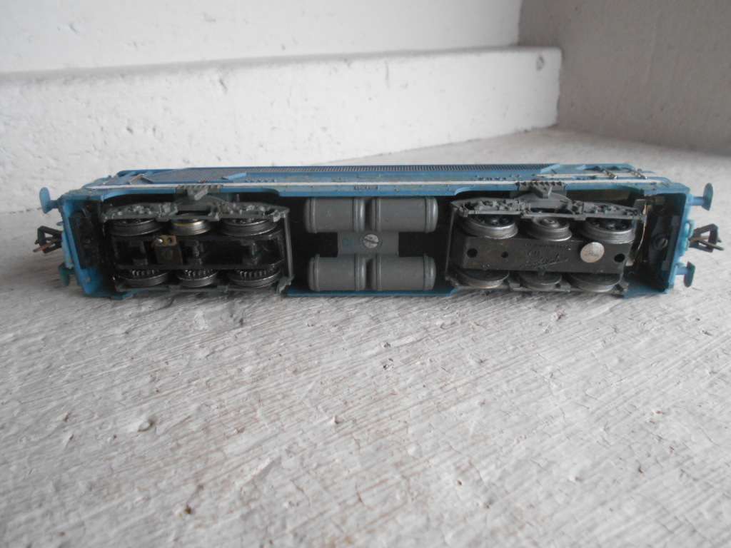 HO SCALE - FLEISCHMANN - BLUE SNCF DIESEL LOCOMOTIVE