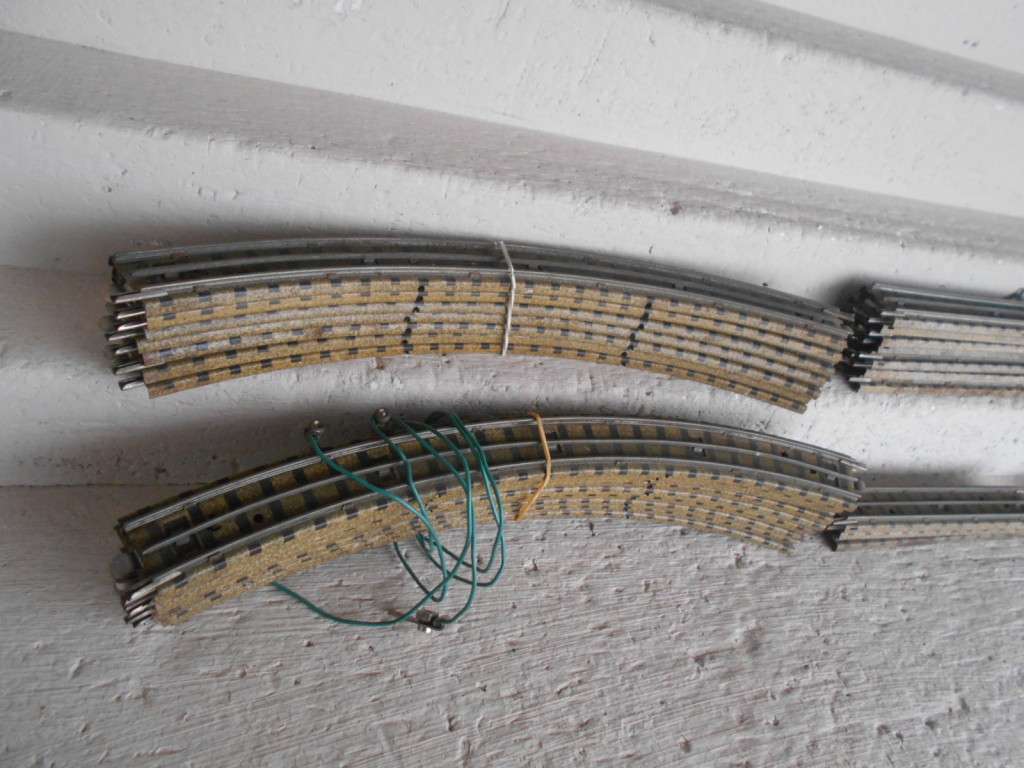 OO SCALE - HORNBY DUBLO - 3-RAIL TRACK X28 PIECES