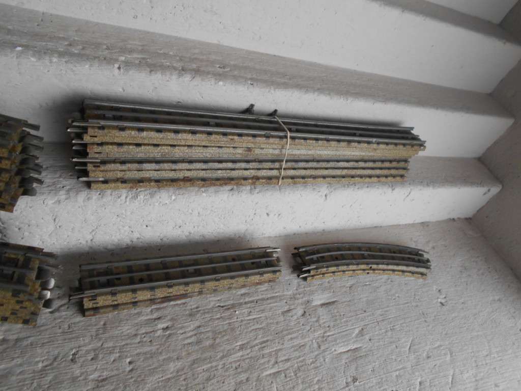 OO SCALE - HORNBY DUBLO - 3-RAIL TRACK X28 PIECES