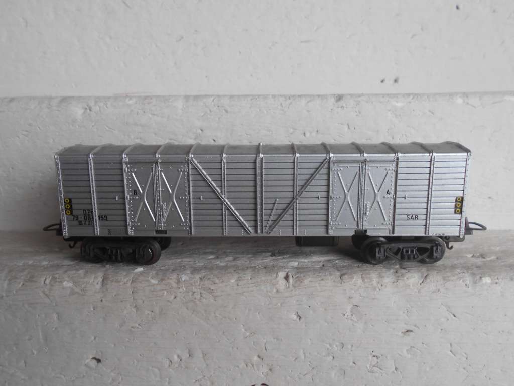 HO SCALE - LIMA - SAR - SILVER OZ WAGON
