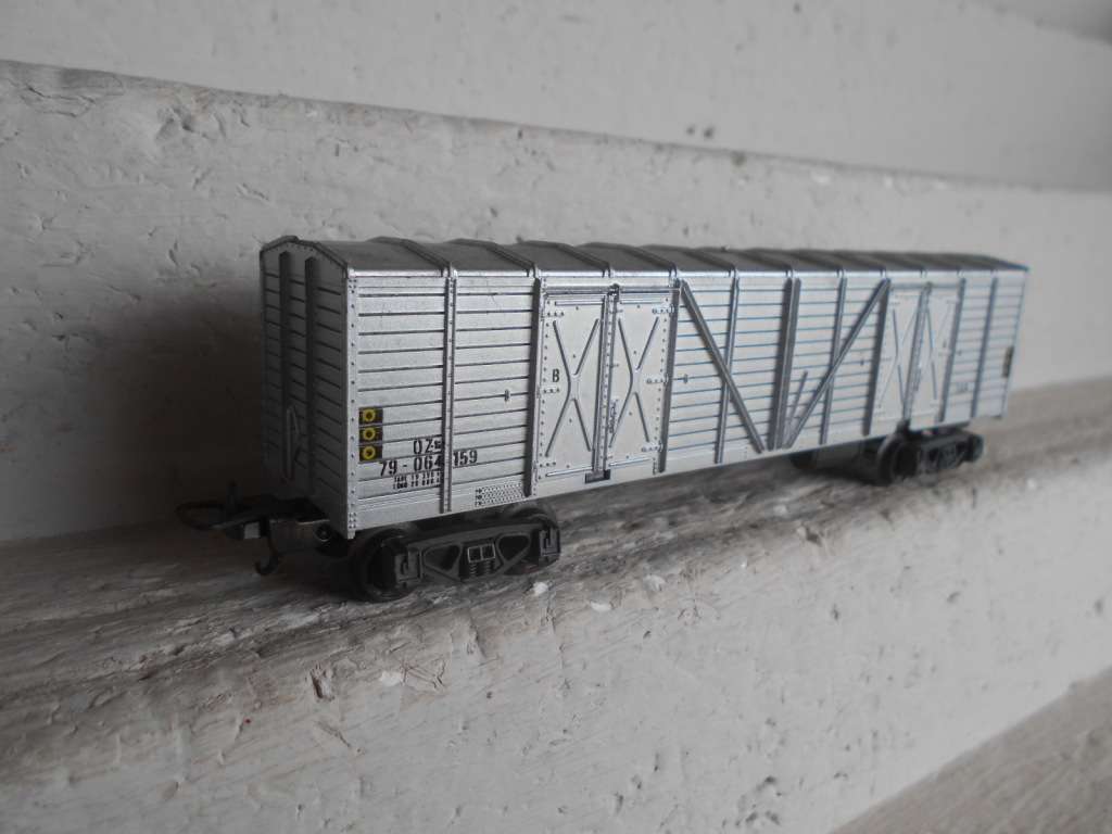 HO SCALE - LIMA - SAR - SILVER OZ WAGON