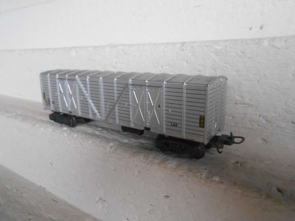 HO SCALE - LIMA - SAR - SILVER OZ WAGON