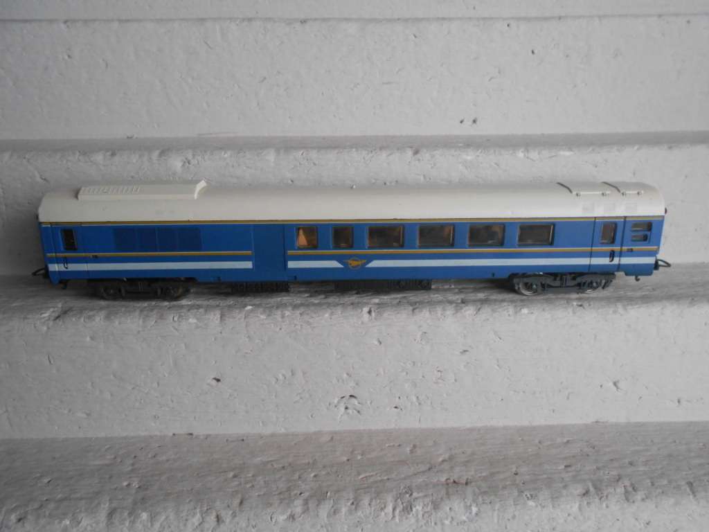 HO SCALE - LIMA - SAR - BLUE TRAIN COMPOSIT COACH