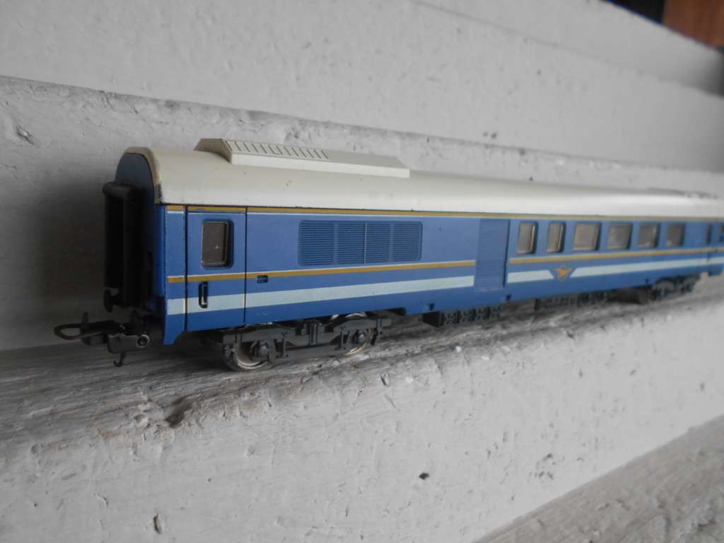 HO SCALE - LIMA - SAR - BLUE TRAIN COMPOSIT COACH
