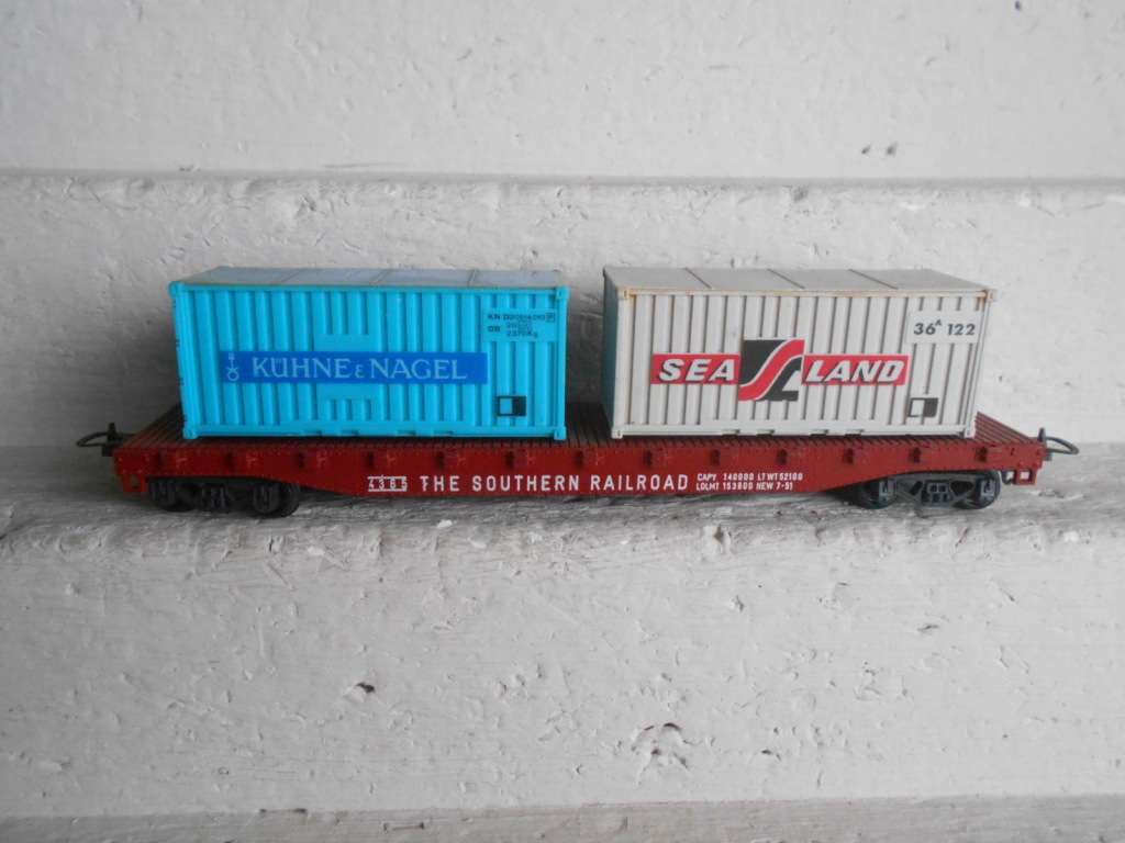 HO SCALE - LIMA - THE SOUTHERN RAILROAD CONTAINER WAGON