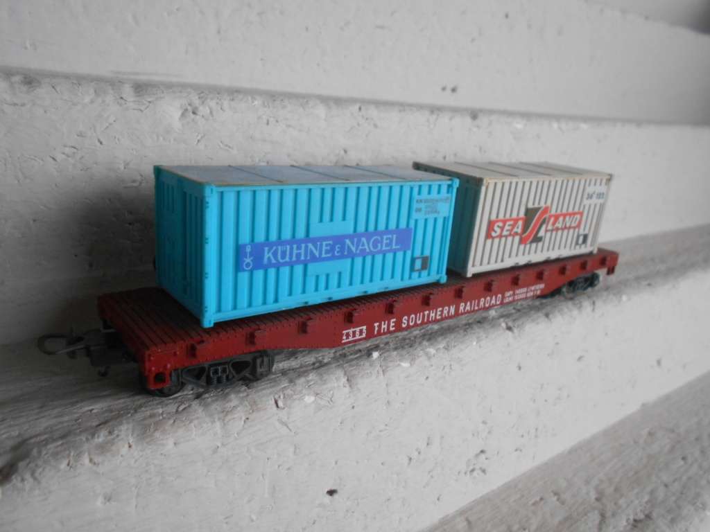 HO SCALE - LIMA - THE SOUTHERN RAILROAD CONTAINER WAGON