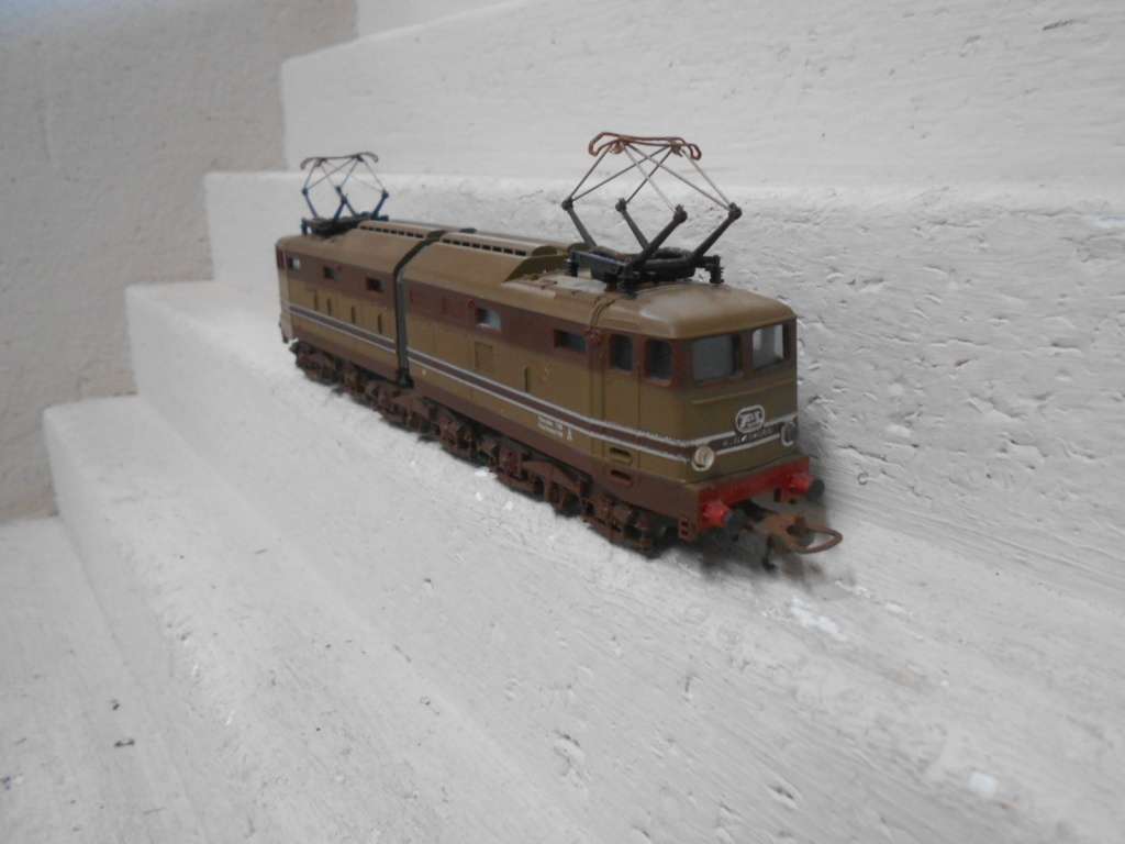 HO SCALE - LIMA - FS BROWN ARTICULATED ELECTRIC LOCOMOTIVE