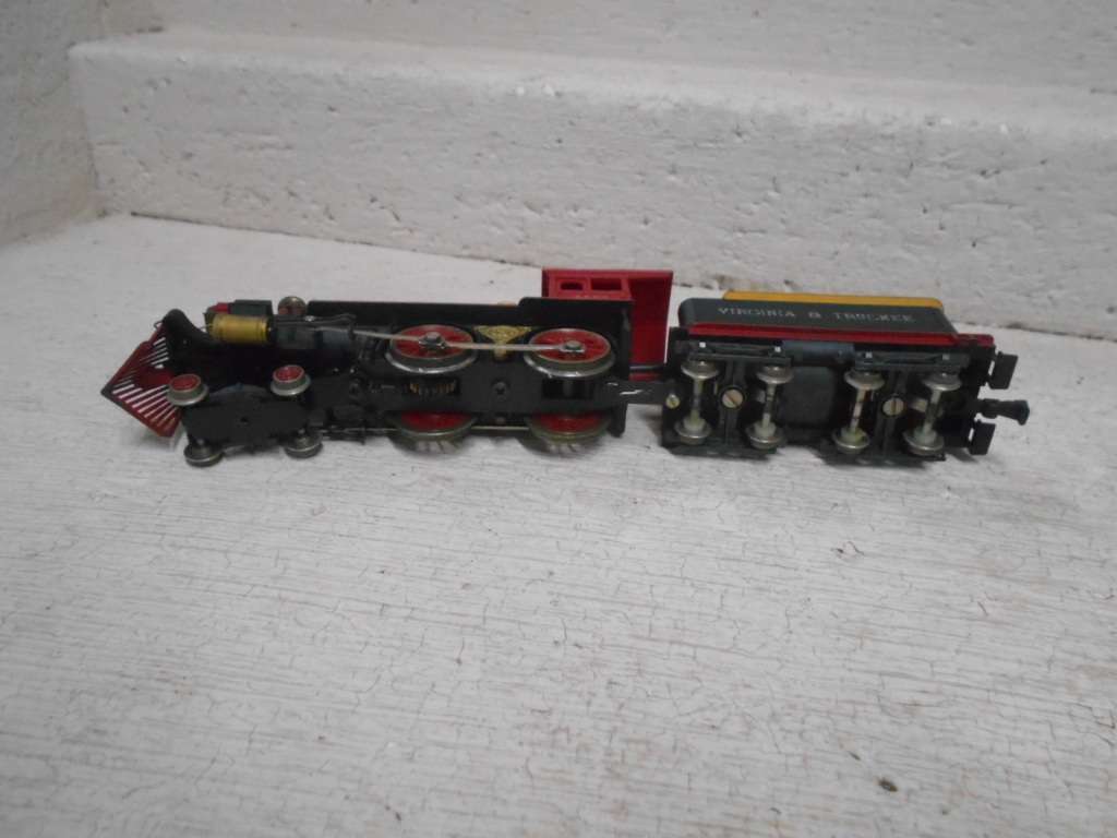 HO SCALE - RIVEROSSI - VIRGINIA & TRUCKEE 4-4-0 STEAM LOCOMOTIVE