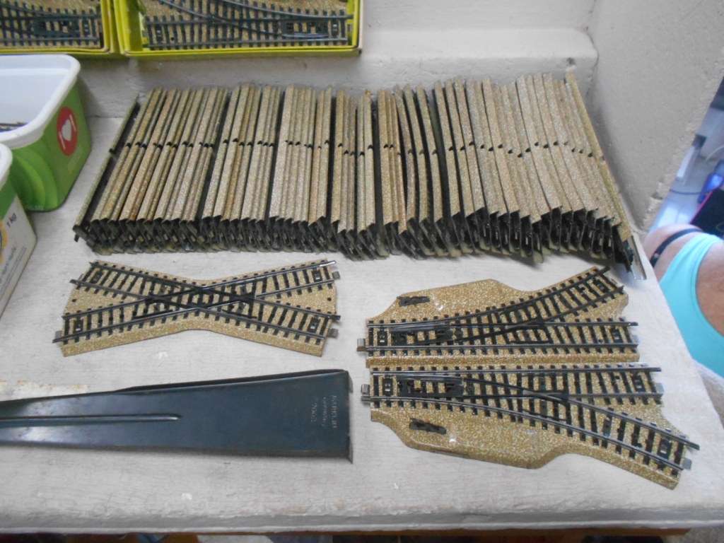 HO SCALE - MARKLIN - M-TRACK - LARGE AMOUNT - X117 PIECES