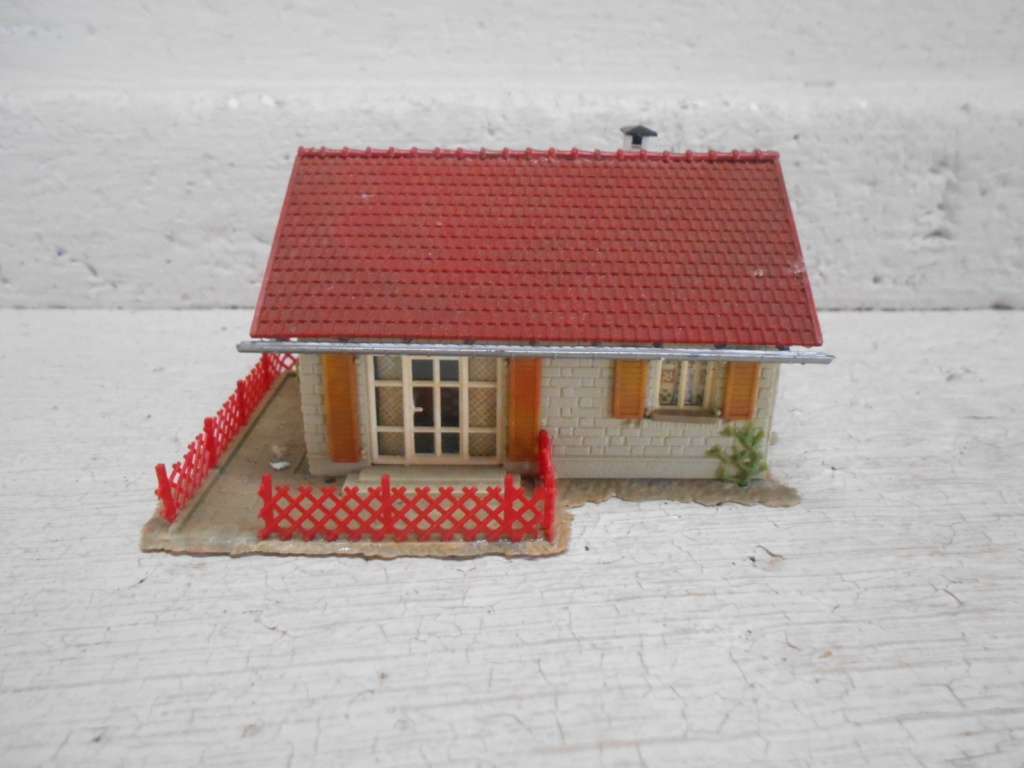 HO SCALE - FALLER - HOUSE