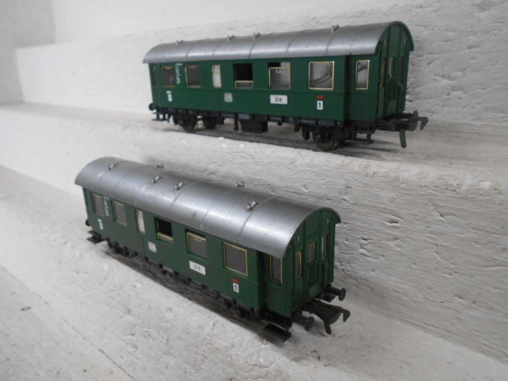HO SCALE - FLEISCHMANN - DB 1ST CLASS COACHES - X2