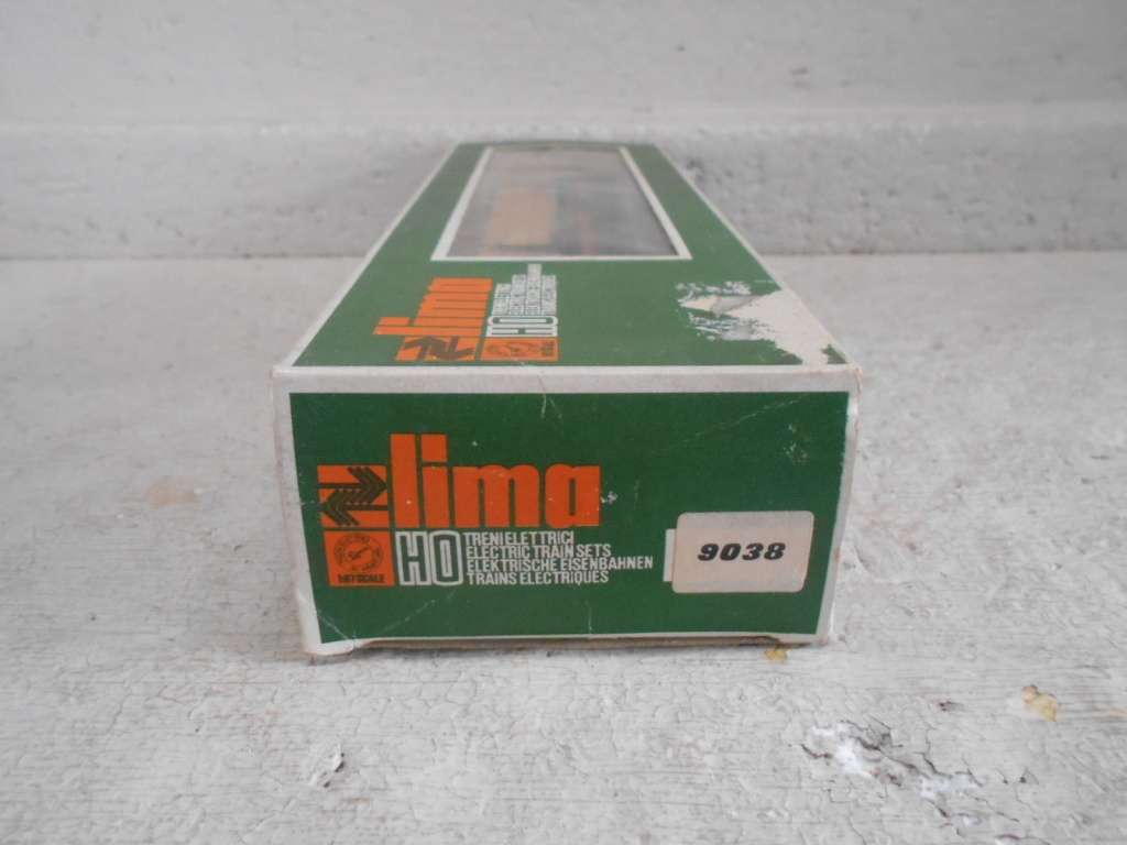 HO  SCALE - LIMA - TWIN WAGON WITH WOOD LOAD - BOXED