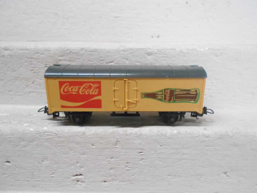 HO SCALE - LIMA - COKE BOX CAR - BOXED