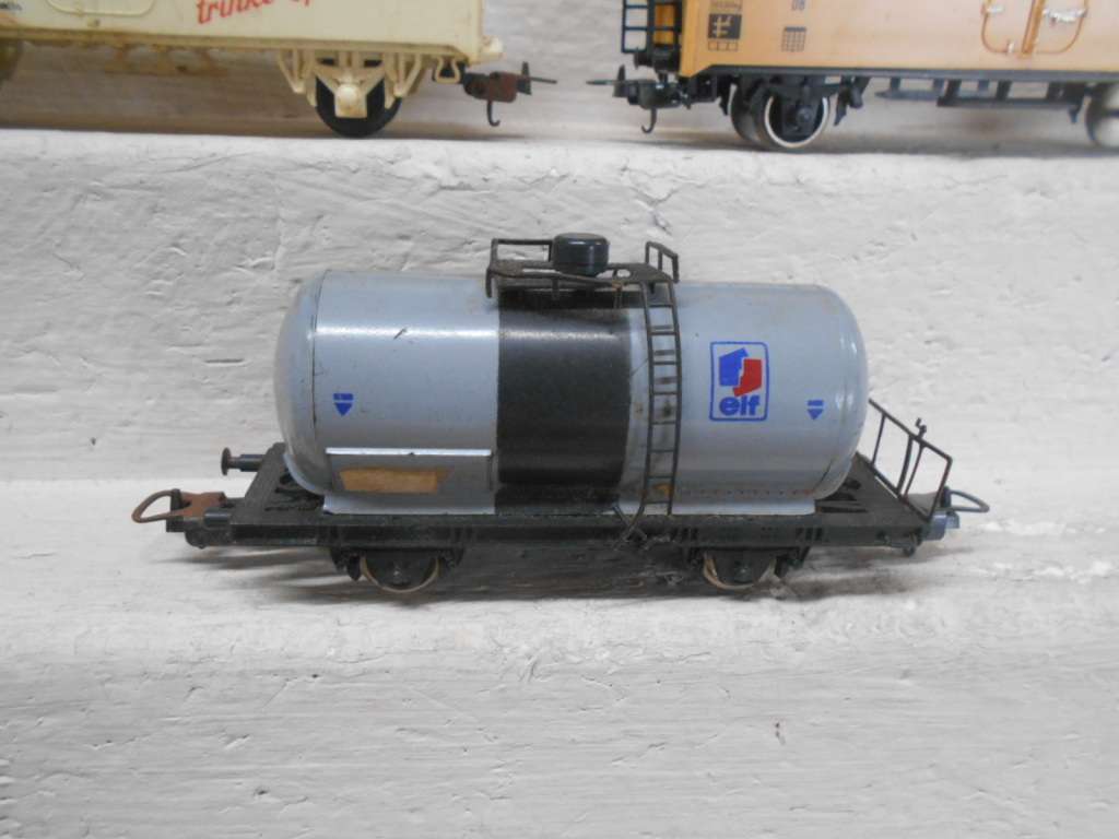 HO SCALE - LIMA - VARIOUS GOODS WAGONS - X3 - BOXED