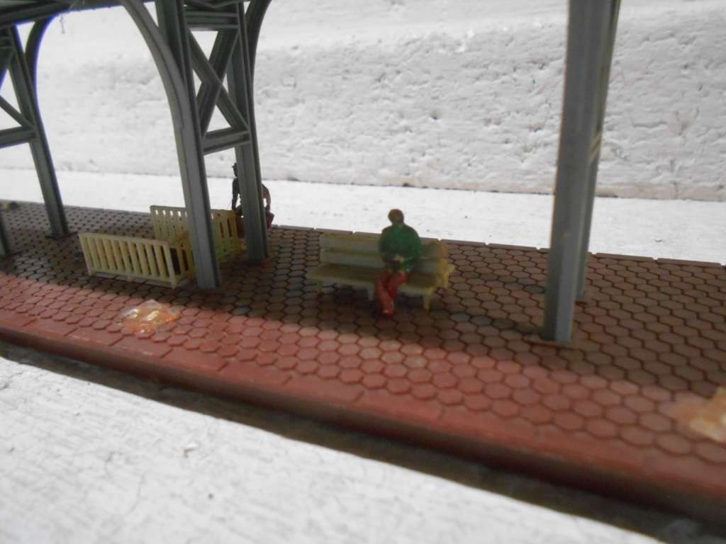 HO SCALE - HELJAN - STATION PLATFORM WITH CANOPY