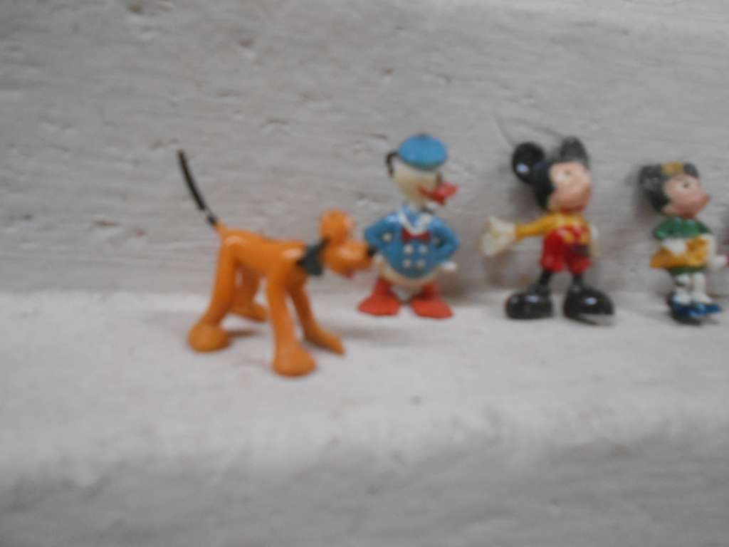 VARIOUS DISNEY FIGURINES - X33