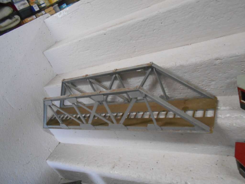 HO / OO SCALE - VARIOUS AIRFIX BUILDINGS & EQUIPMENT