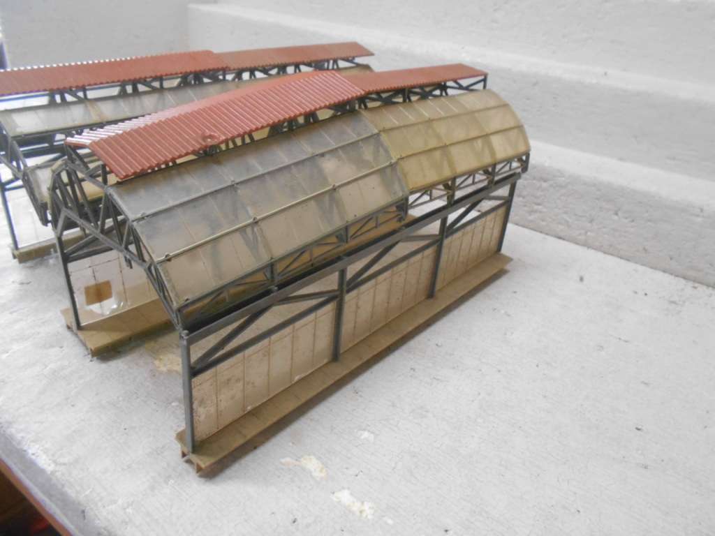 HO SCALE - STATION PLATFORM WITH CANOPYS