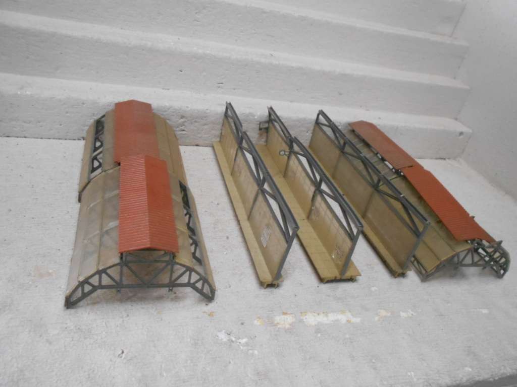 HO SCALE - STATION PLATFORM WITH CANOPYS